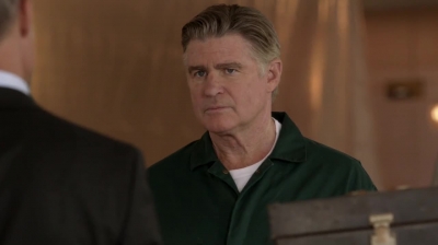 WHITE_COLLAR_-_E4X16_IN_THE_WIND_1441.jpg