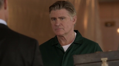 WHITE_COLLAR_-_E4X16_IN_THE_WIND_1442.jpg