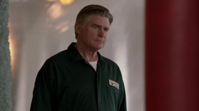 WHITE_COLLAR_-_E4X16_IN_THE_WIND_1462.jpg