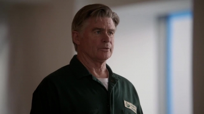 WHITE_COLLAR_-_E4X16_IN_THE_WIND_1472.jpg