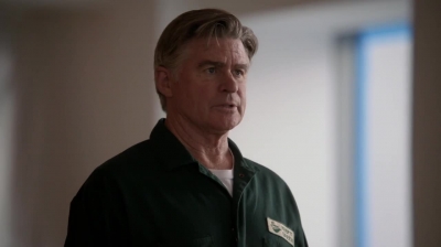 WHITE_COLLAR_-_E4X16_IN_THE_WIND_1473.jpg
