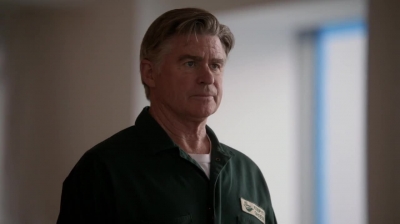 WHITE_COLLAR_-_E4X16_IN_THE_WIND_1475.jpg