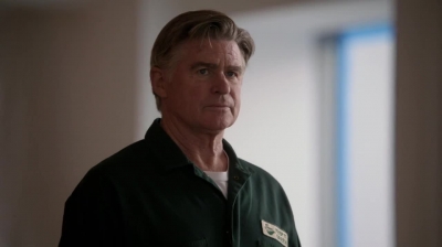 WHITE_COLLAR_-_E4X16_IN_THE_WIND_1477.jpg