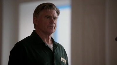 WHITE_COLLAR_-_E4X16_IN_THE_WIND_1483.jpg