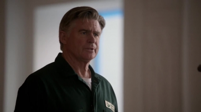 WHITE_COLLAR_-_E4X16_IN_THE_WIND_1484.jpg