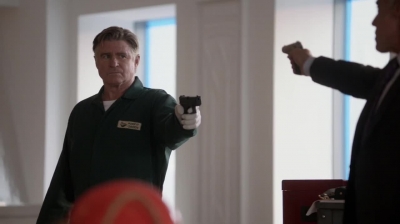 WHITE_COLLAR_-_E4X16_IN_THE_WIND_1495.jpg