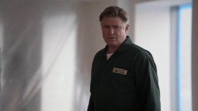 WHITE_COLLAR_-_E4X16_IN_THE_WIND_1513.jpg
