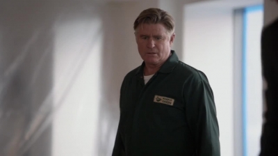 WHITE_COLLAR_-_E4X16_IN_THE_WIND_1514.jpg