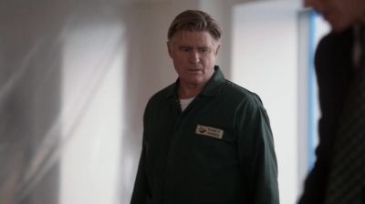 WHITE_COLLAR_-_E4X16_IN_THE_WIND_1515.jpg