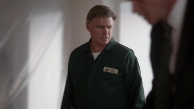 WHITE_COLLAR_-_E4X16_IN_THE_WIND_1516.jpg