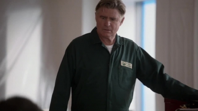 WHITE_COLLAR_-_E4X16_IN_THE_WIND_1519.jpg