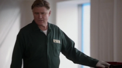 WHITE_COLLAR_-_E4X16_IN_THE_WIND_1522.jpg