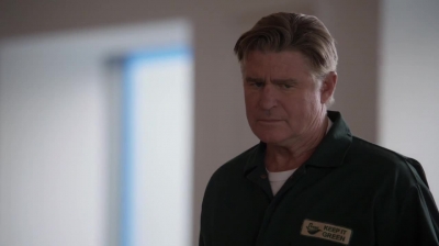 WHITE_COLLAR_-_E4X16_IN_THE_WIND_1539.jpg