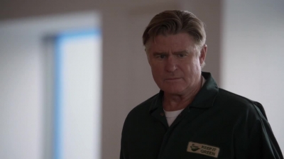 WHITE_COLLAR_-_E4X16_IN_THE_WIND_1546.jpg