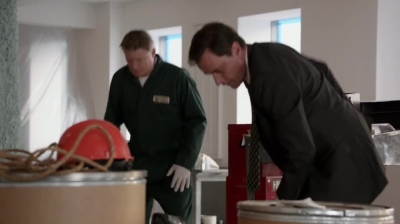 WHITE_COLLAR_-_E4X16_IN_THE_WIND_1551.jpg