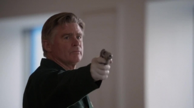 WHITE_COLLAR_-_E4X16_IN_THE_WIND_1552.jpg