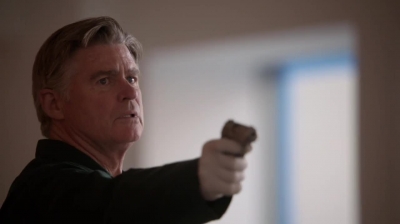 WHITE_COLLAR_-_E4X16_IN_THE_WIND_1557.jpg
