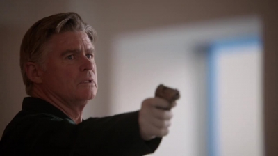 WHITE_COLLAR_-_E4X16_IN_THE_WIND_1558.jpg