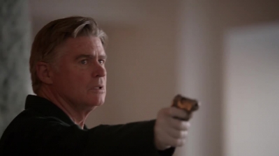 WHITE_COLLAR_-_E4X16_IN_THE_WIND_1562.jpg