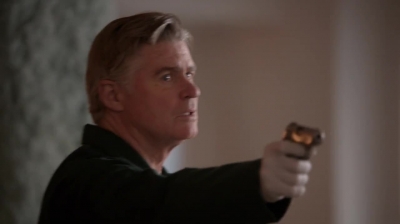 WHITE_COLLAR_-_E4X16_IN_THE_WIND_1564.jpg