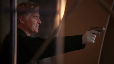 WHITE_COLLAR_-_E4X16_IN_THE_WIND_1567.jpg