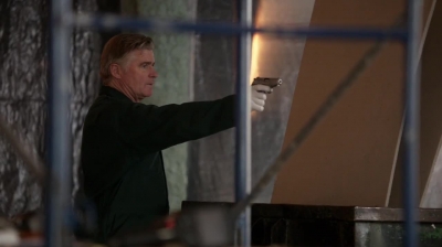 WHITE_COLLAR_-_E4X16_IN_THE_WIND_1570.jpg