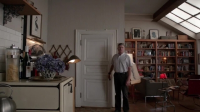 WHITE_COLLAR_-_E4X16_IN_THE_WIND_1582.jpg