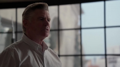 WHITE_COLLAR_-_E4X16_IN_THE_WIND_1654.jpg