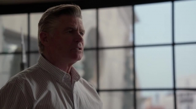 WHITE_COLLAR_-_E4X16_IN_THE_WIND_1656.jpg