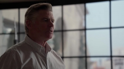 WHITE_COLLAR_-_E4X16_IN_THE_WIND_1658.jpg