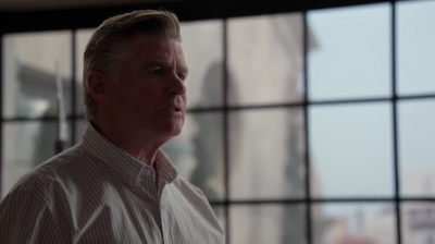 WHITE_COLLAR_-_E4X16_IN_THE_WIND_1662.jpg