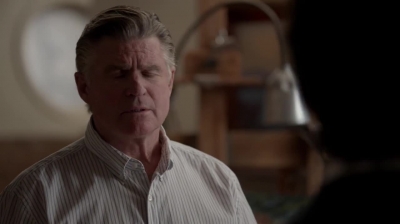 WHITE_COLLAR_-_E4X16_IN_THE_WIND_1672.jpg