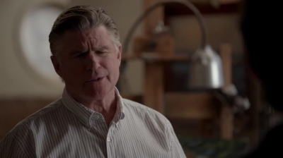 WHITE_COLLAR_-_E4X16_IN_THE_WIND_1682.jpg