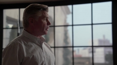 WHITE_COLLAR_-_E4X16_IN_THE_WIND_1710.jpg