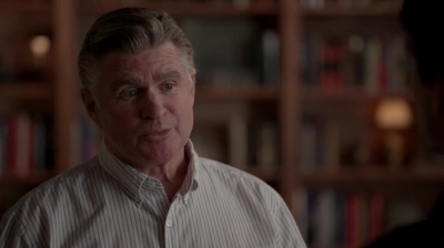WHITE_COLLAR_-_E4X16_IN_THE_WIND_1777.jpg