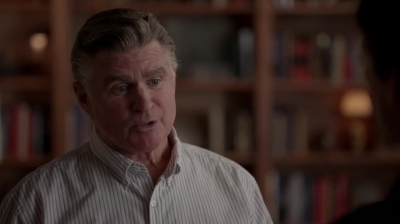 WHITE_COLLAR_-_E4X16_IN_THE_WIND_1778.jpg