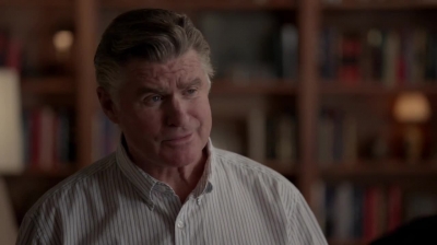WHITE_COLLAR_-_E4X16_IN_THE_WIND_1808.jpg