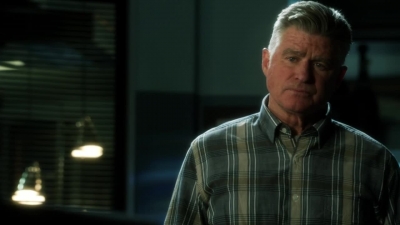 CSI_CRIME_SCENE_INVESTIGATION_-_E14X22_DEAD_IN_HIS_TRACKS_0120.jpg