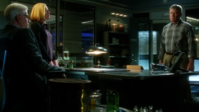 CSI_CRIME_SCENE_INVESTIGATION_-_E14X22_DEAD_IN_HIS_TRACKS_0154.jpg