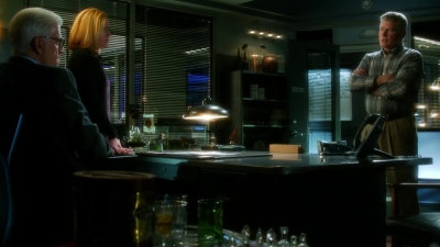 CSI_CRIME_SCENE_INVESTIGATION_-_E14X22_DEAD_IN_HIS_TRACKS_0305.jpg