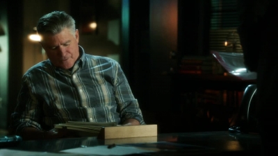 CSI_CRIME_SCENE_INVESTIGATION_-_E14X22_DEAD_IN_HIS_TRACKS_0378.jpg