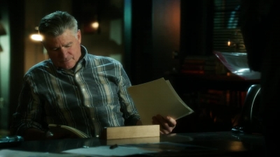 CSI_CRIME_SCENE_INVESTIGATION_-_E14X22_DEAD_IN_HIS_TRACKS_0382.jpg