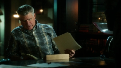 CSI_CRIME_SCENE_INVESTIGATION_-_E14X22_DEAD_IN_HIS_TRACKS_0385.jpg
