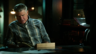 CSI_CRIME_SCENE_INVESTIGATION_-_E14X22_DEAD_IN_HIS_TRACKS_0387.jpg