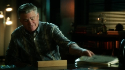 CSI_CRIME_SCENE_INVESTIGATION_-_E14X22_DEAD_IN_HIS_TRACKS_0399.jpg