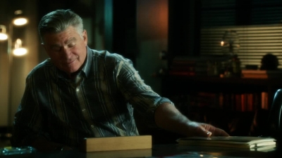 CSI_CRIME_SCENE_INVESTIGATION_-_E14X22_DEAD_IN_HIS_TRACKS_0400.jpg