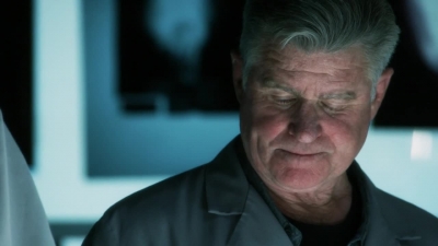 CSI_CRIME_SCENE_INVESTIGATION_-_E14X22_DEAD_IN_HIS_TRACKS_0552.jpg