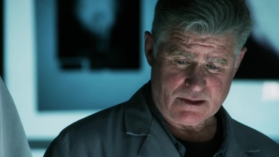 CSI_CRIME_SCENE_INVESTIGATION_-_E14X22_DEAD_IN_HIS_TRACKS_0561.jpg