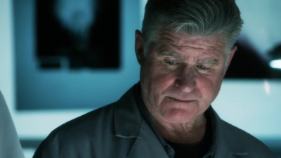CSI_CRIME_SCENE_INVESTIGATION_-_E14X22_DEAD_IN_HIS_TRACKS_0569.jpg
