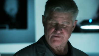 CSI_CRIME_SCENE_INVESTIGATION_-_E14X22_DEAD_IN_HIS_TRACKS_0622.jpg